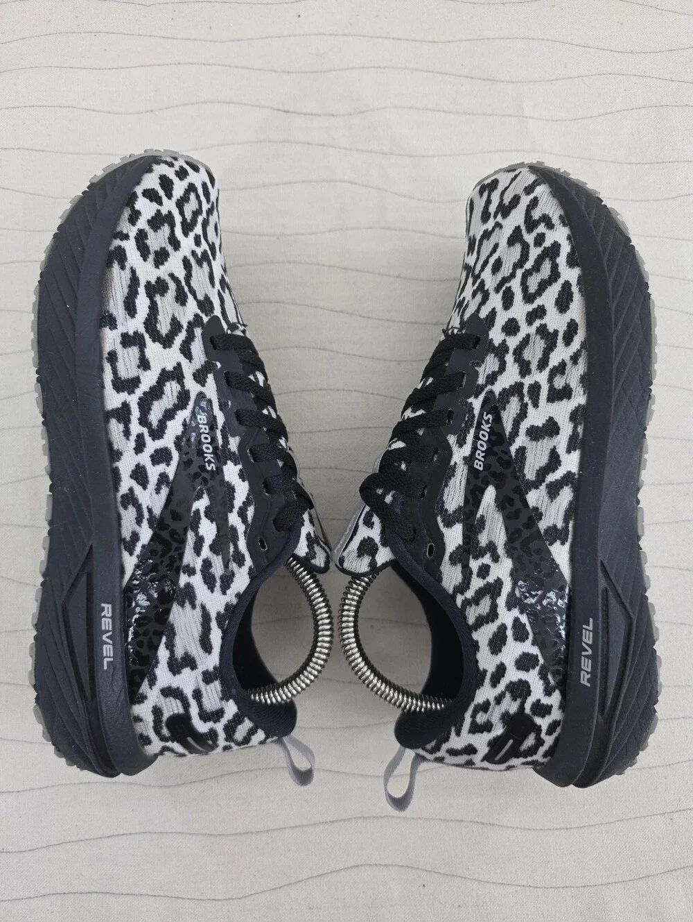 Brooks sure leopard